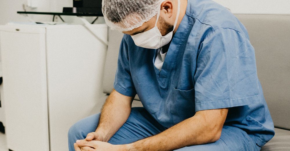 Male nurse srugglig nwith his mental health blog teaser image